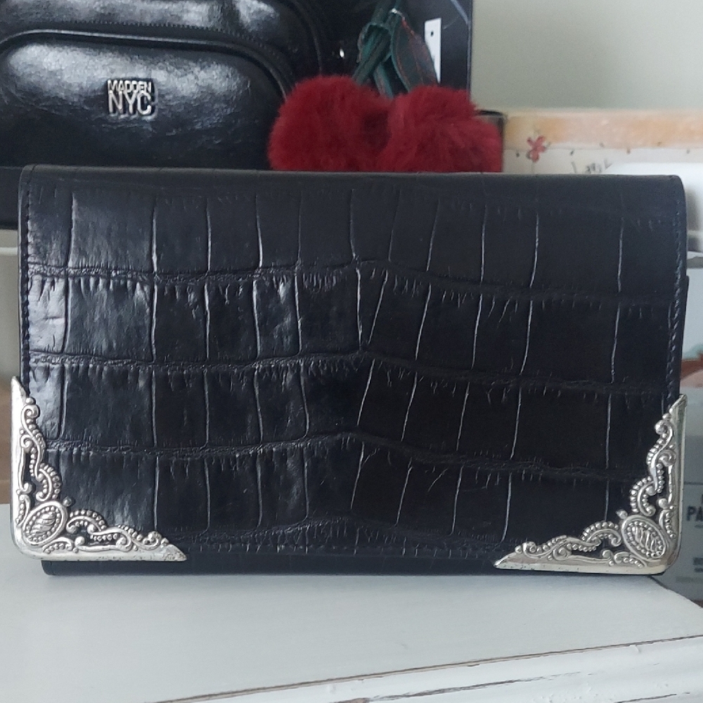 🏷Brighton  Croc-Embossed Leather Clutch with Silver Corner Accents